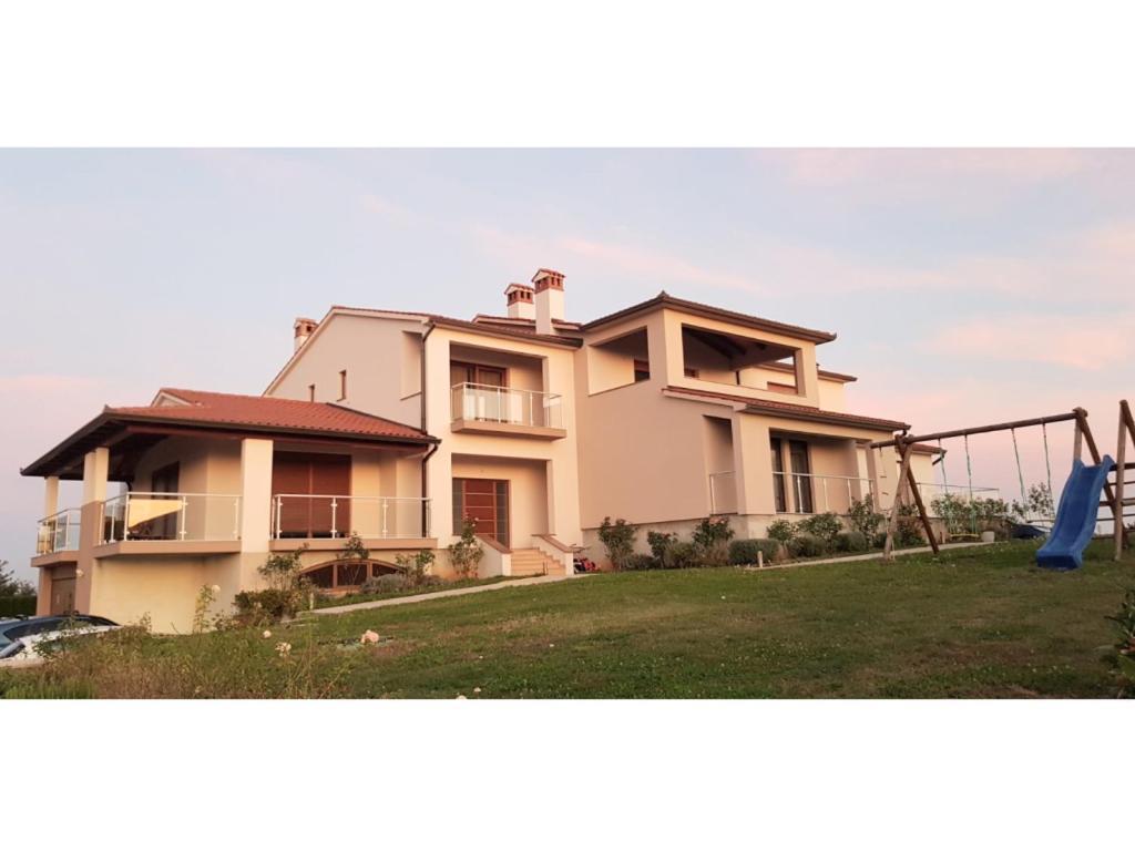Casa Grande - Violette, Silver And Golden With Park And Sea View